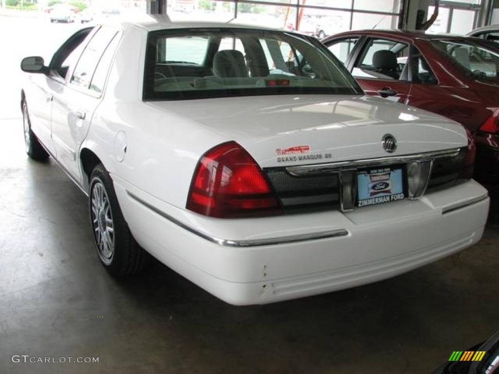 2006 Grand Marquis GS - Vibrant White / Light Camel photo #6