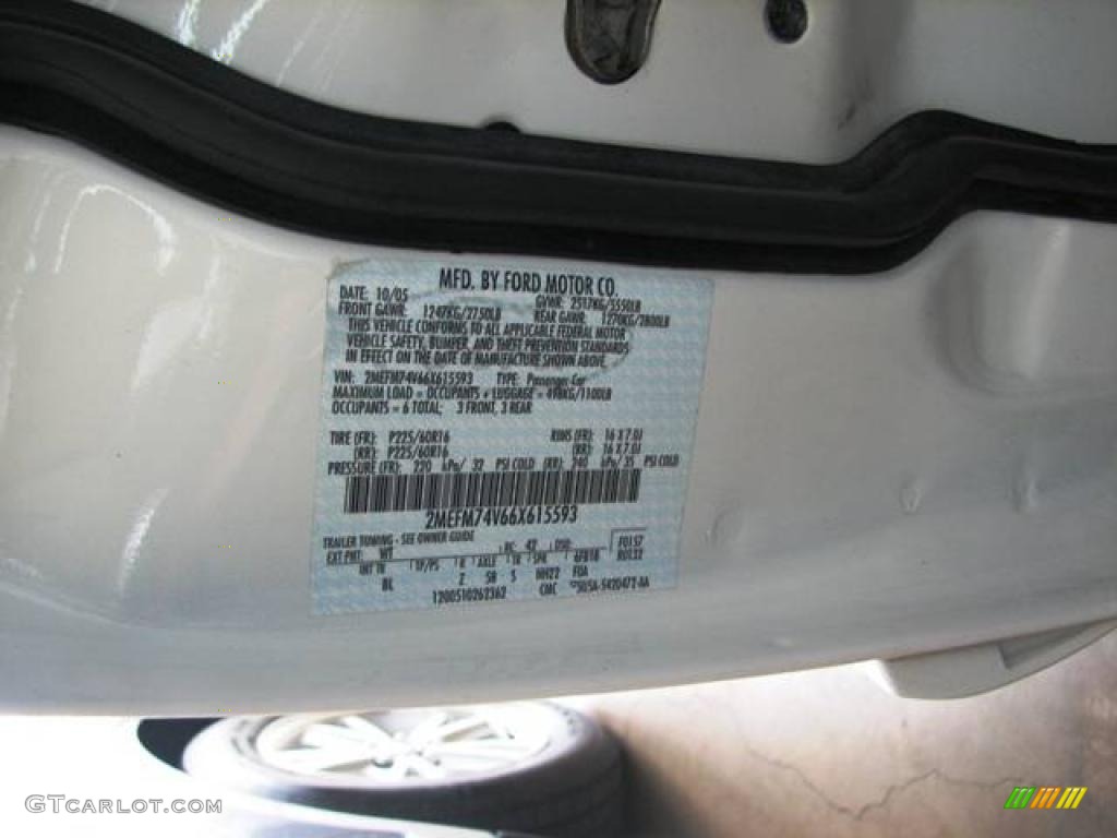 2006 Grand Marquis GS - Vibrant White / Light Camel photo #13