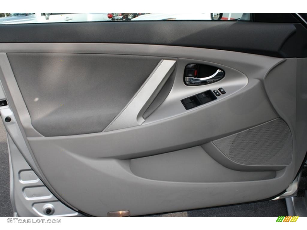 2008 Camry SE V6 - Classic Silver Metallic / Dark Charcoal photo #14