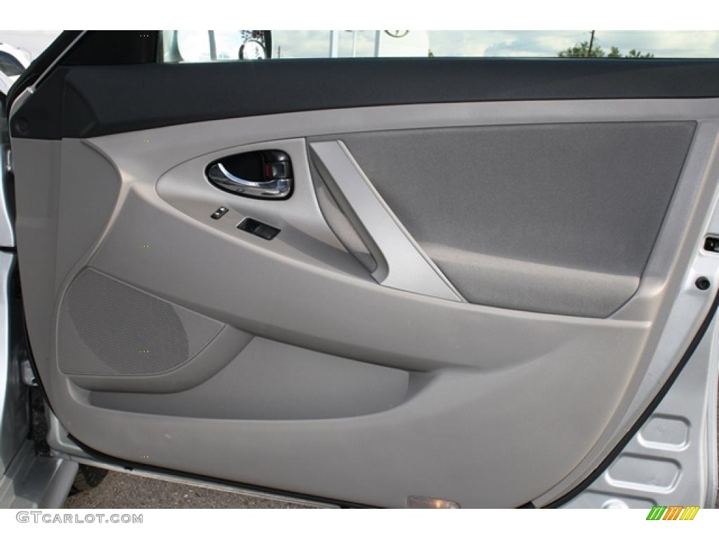 2008 Camry SE V6 - Classic Silver Metallic / Dark Charcoal photo #15