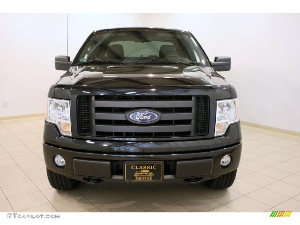 2010 F150 STX SuperCab 4x4 - Tuxedo Black / Black photo #2