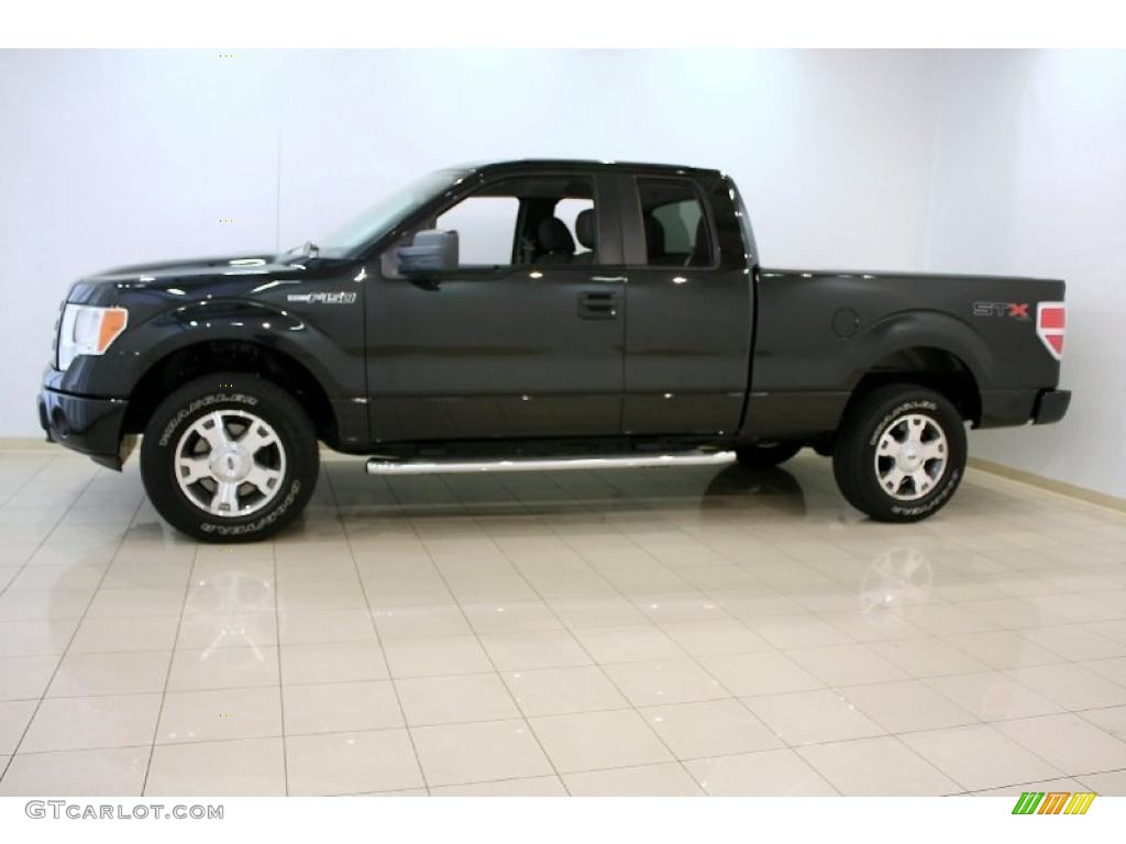 2010 F150 STX SuperCab 4x4 - Tuxedo Black / Black photo #4