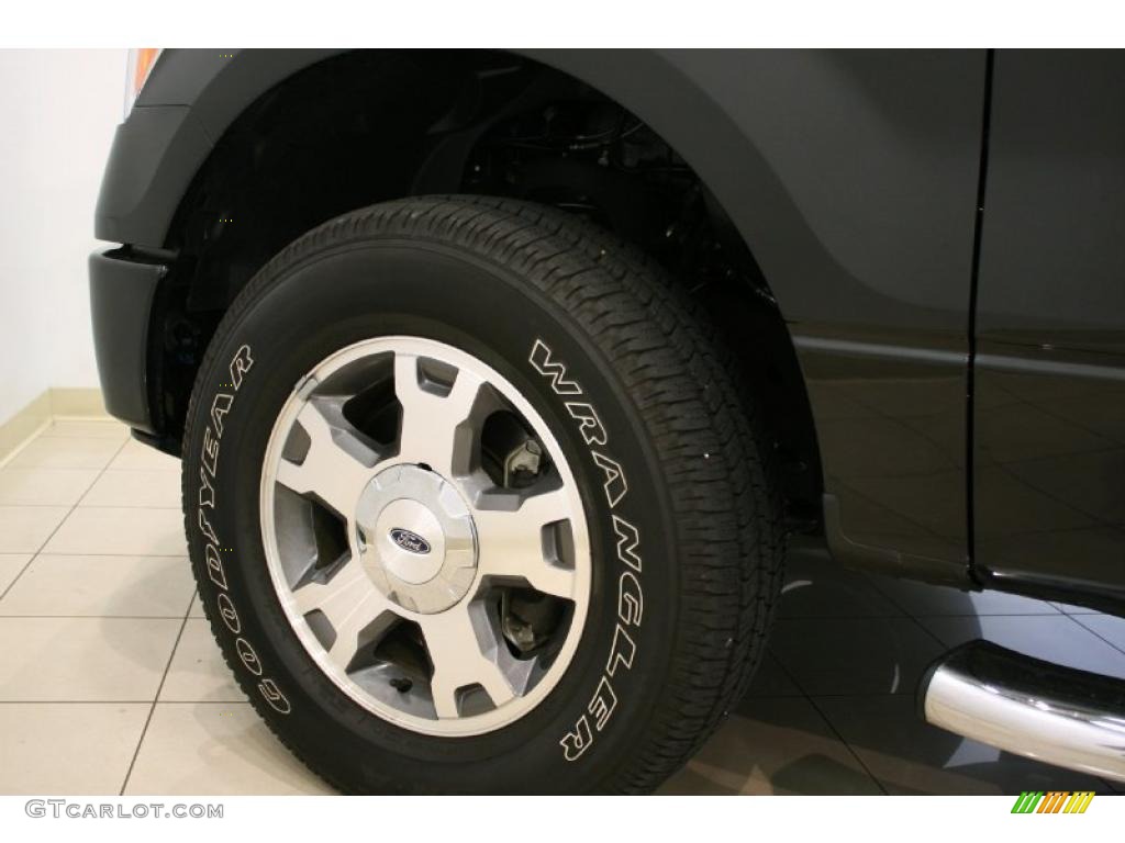 2010 F150 STX SuperCab 4x4 - Tuxedo Black / Black photo #20