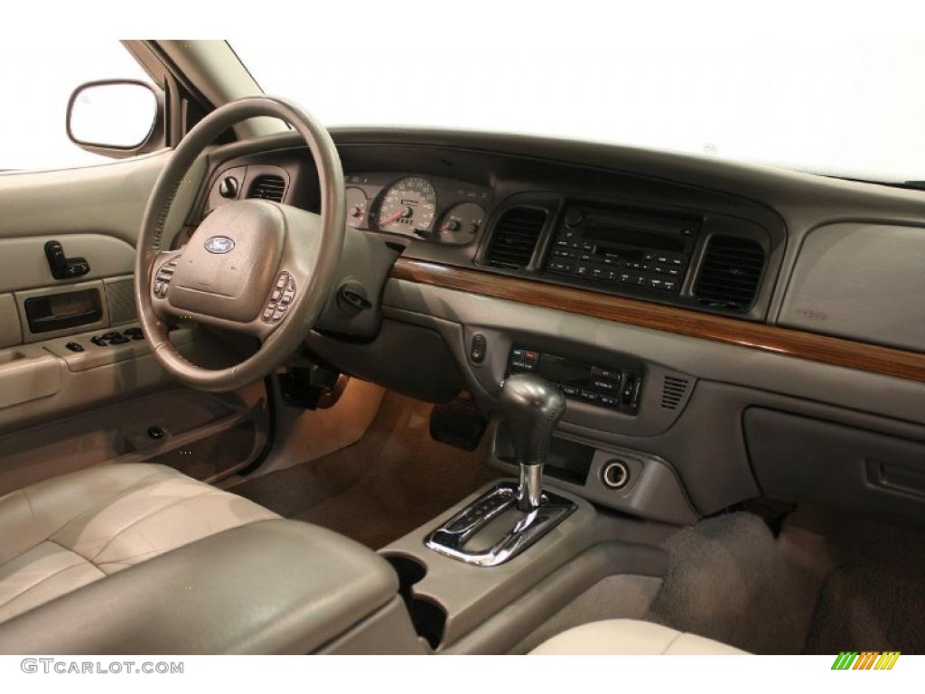 Medium Parchment Interior 2004 Ford Crown Victoria LX Photo #38024516