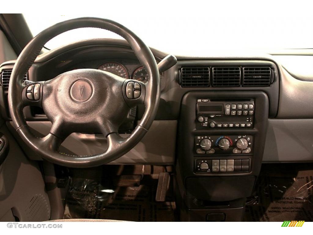 2004 Pontiac Montana Standard Montana Model Controls Photo #38024916