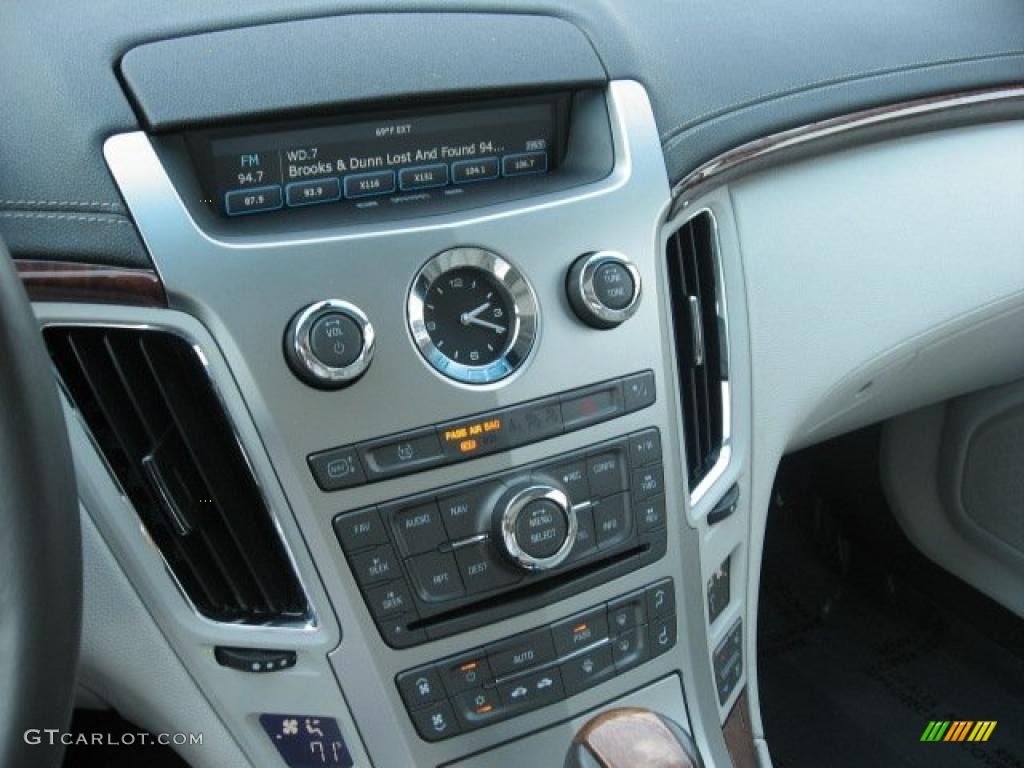2008 Cadillac CTS Sedan Controls Photo #38025052