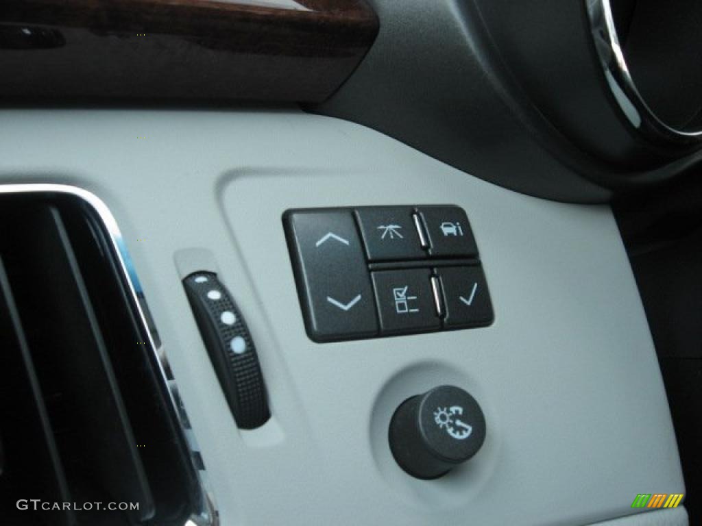 2008 Cadillac CTS Sedan Controls Photo #38025284