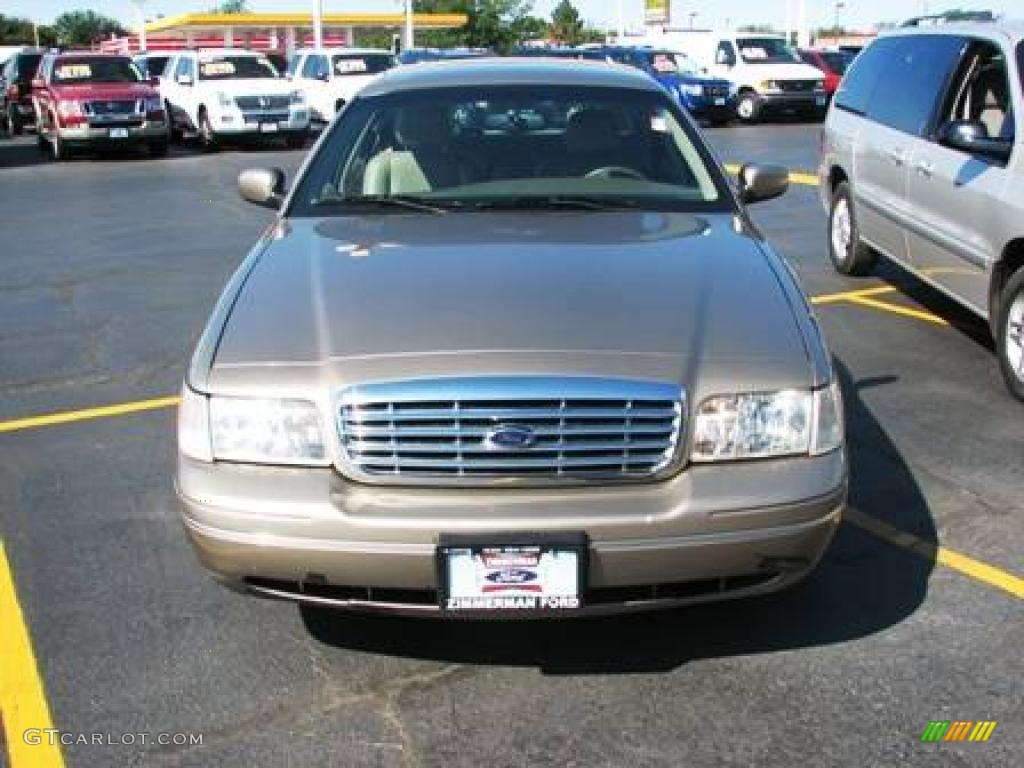 2003 Crown Victoria LX - Arizona Beige Metallic / Medium Parchment photo #1