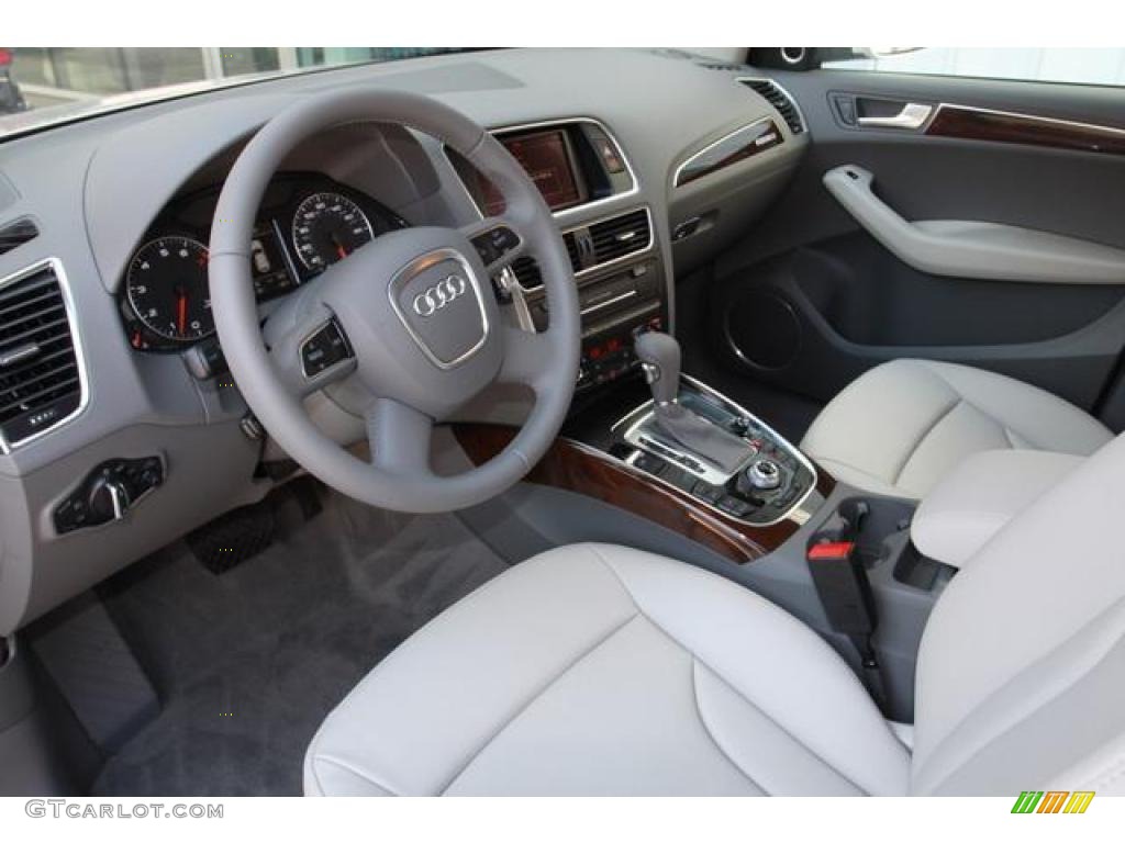 Light Gray Interior 2011 Audi Q5 3.2 quattro Photo #38026966
