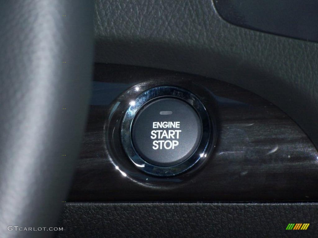 2011 Kia Sorento EX V6 Controls Photo #38027130