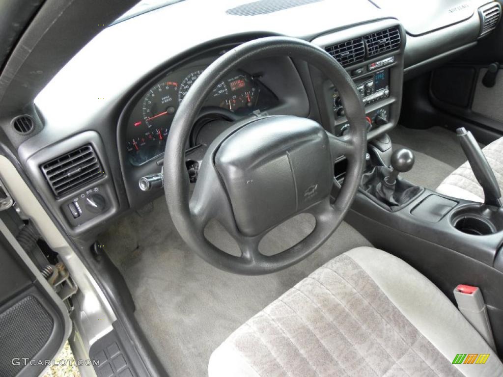 Ebony Black Interior 2002 Chevrolet Camaro Coupe Photo #38027210