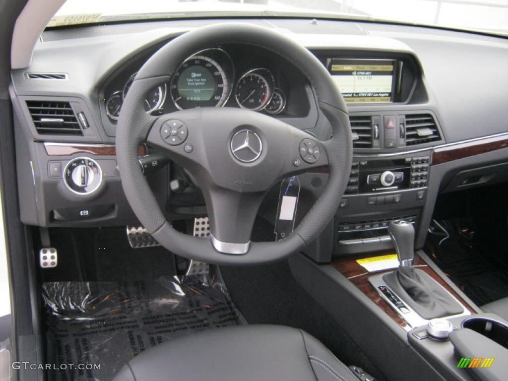 2011 Mercedes-Benz E 550 Coupe Black Dashboard Photo #38029074