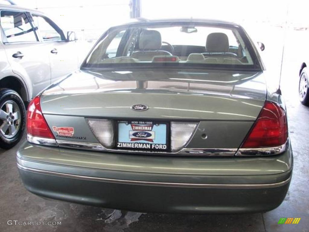 2005 Crown Victoria LX - Light Tundra Metallic / Medium Parchment photo #4
