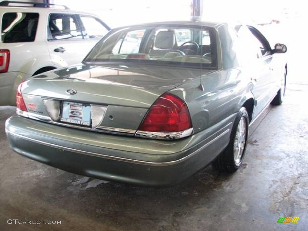 2005 Crown Victoria LX - Light Tundra Metallic / Medium Parchment photo #5