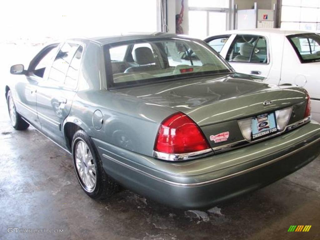 2005 Crown Victoria LX - Light Tundra Metallic / Medium Parchment photo #6