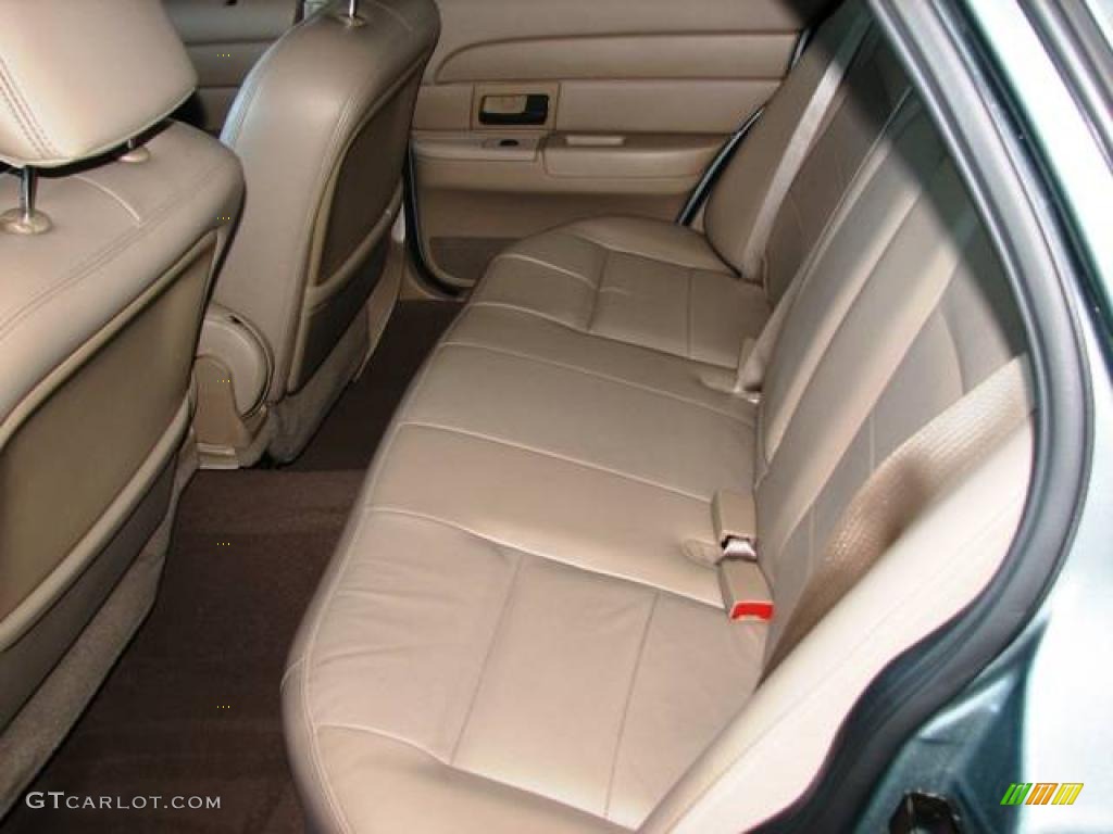 2005 Crown Victoria LX - Light Tundra Metallic / Medium Parchment photo #10