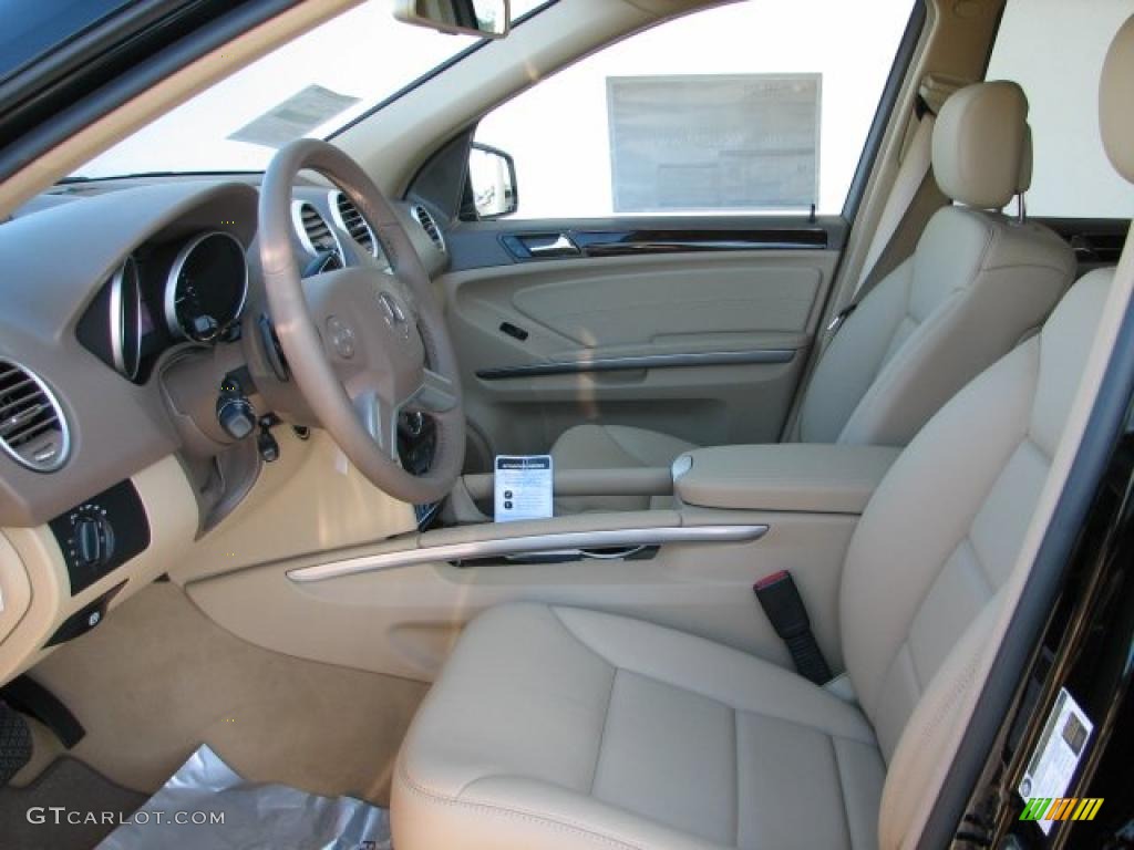 Cashmere Interior 2011 Mercedes-Benz ML 350 BlueTEC 4Matic Photo #38030852
