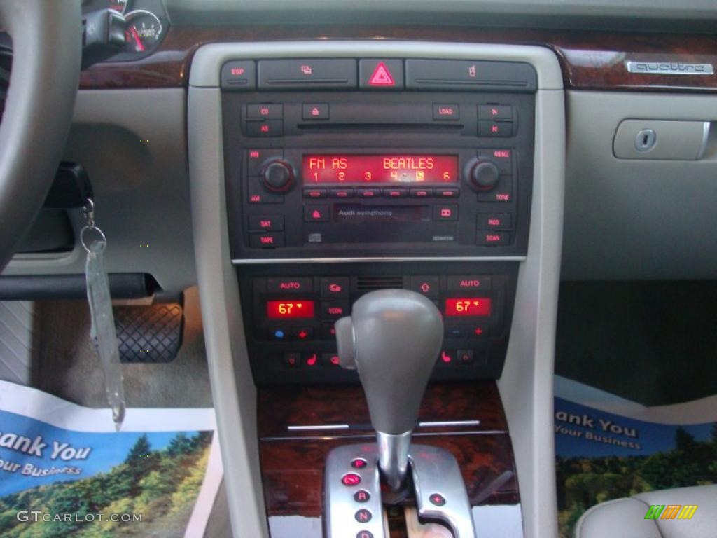 2004 Audi A4 3.0 quattro Sedan Controls Photo #38031392