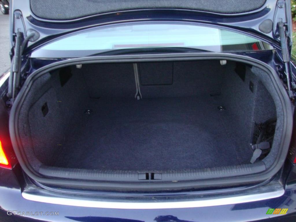 2004 Audi A4 3.0 quattro Sedan Trunk Photo #38031561