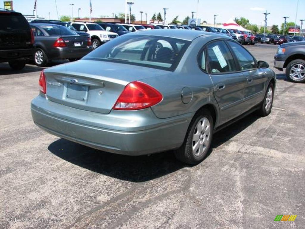 2005 Taurus SE - Light Tundra Metallic / Medium/Dark Flint photo #6