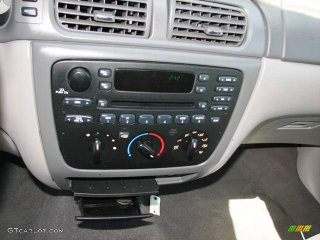 2005 Taurus SE - Light Tundra Metallic / Medium/Dark Flint photo #9