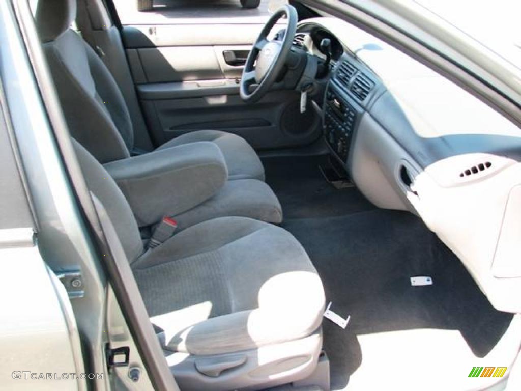 2005 Taurus SE - Light Tundra Metallic / Medium/Dark Flint photo #11