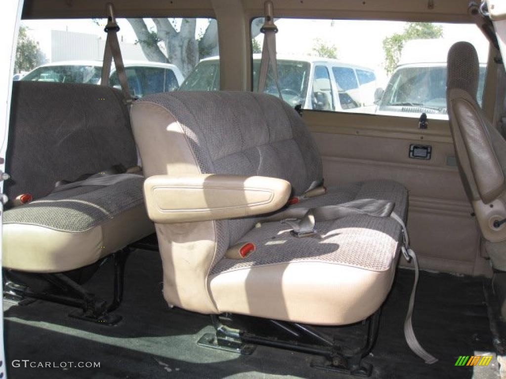 2000 Dodge Ram Van 3500 Passenger interior Photo #38035582 | GTCarLot.com