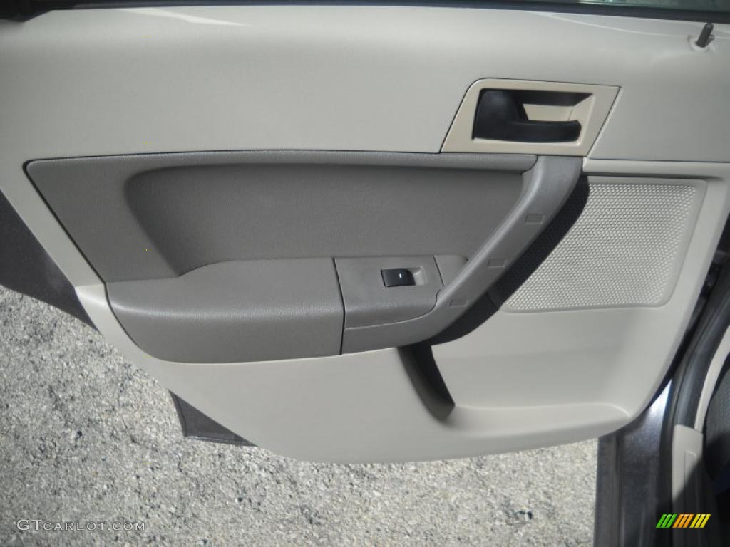 Medium Stone Interior 2011 Ford Focus SES Sedan Photo #38035646