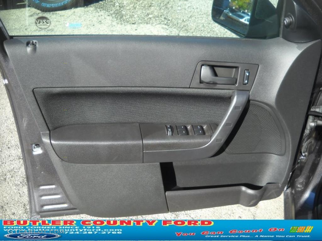 2011 Focus SE Sedan - Sterling Gray Metallic / Medium Stone photo #7