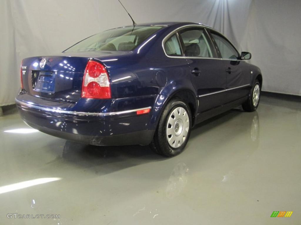 2003 Passat GL Sedan - Indigo Blue Pearl / Black photo #6