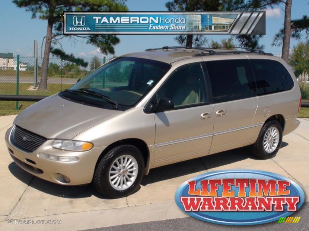 2000 Town & Country LXi - Champagne Pearl / Camel photo #1