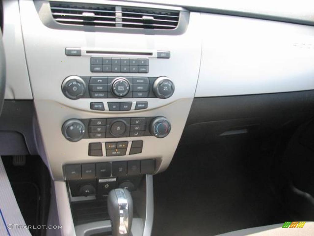 2008 Focus SES Sedan - Black / Charcoal Black photo #9
