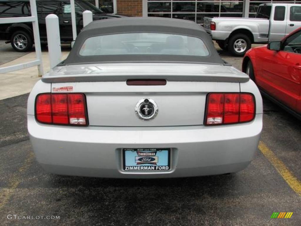 2007 Mustang V6 Premium Convertible - Satin Silver Metallic / Light Graphite photo #4
