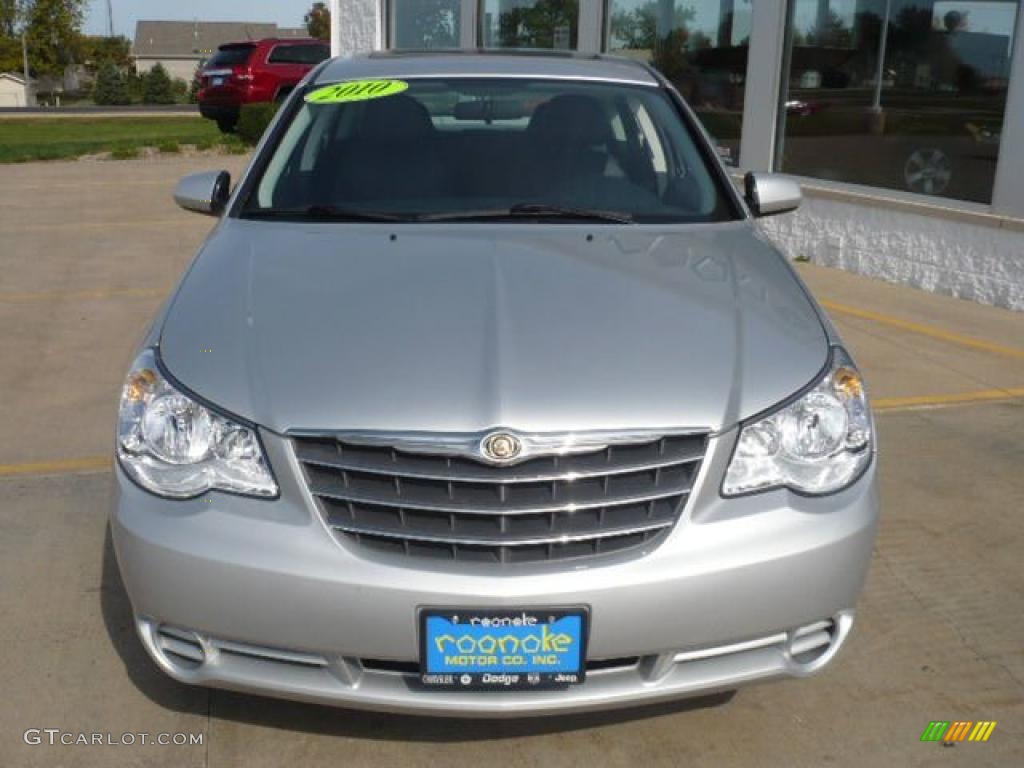 2010 Sebring Limited Sedan - Bright Silver Metallic / Dark Slate Gray photo #4