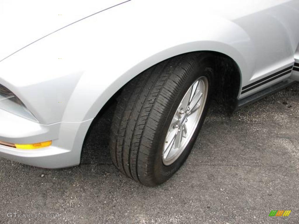 2007 Mustang V6 Premium Convertible - Satin Silver Metallic / Light Graphite photo #10