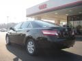 Black - Camry LE Photo No. 3