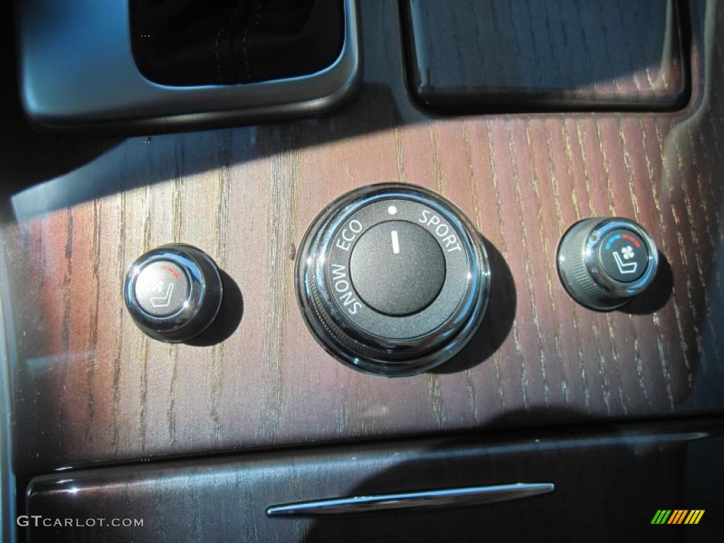 2011 Infiniti M 37 Sedan Controls Photo #38045704