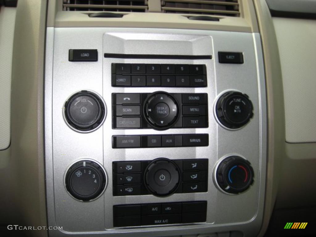 2009 Mercury Mariner V6 Controls Photo #38046176