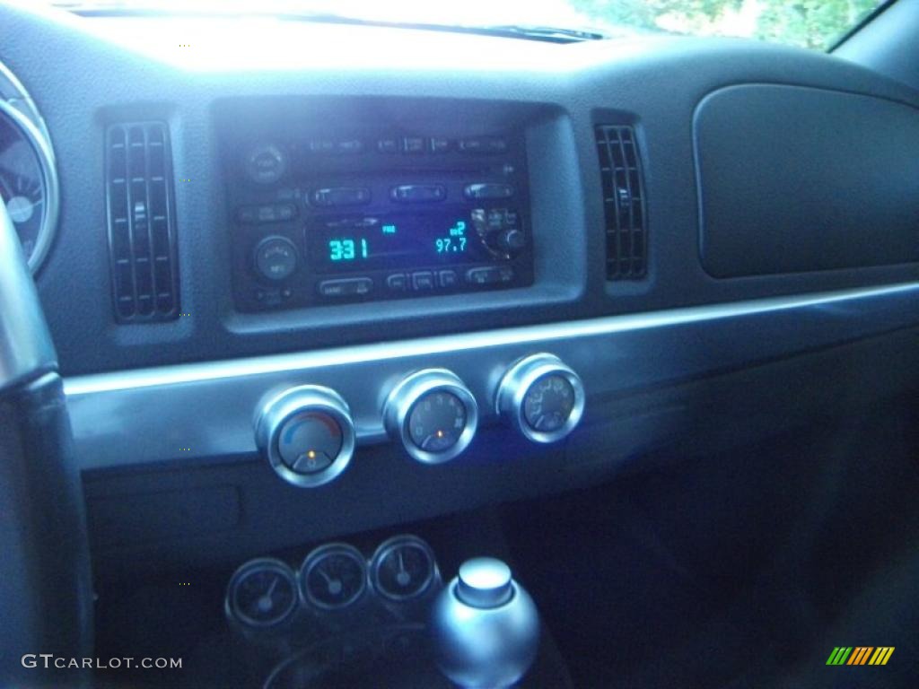 2005 Chevrolet SSR Standard SSR Model Controls Photo #38049428