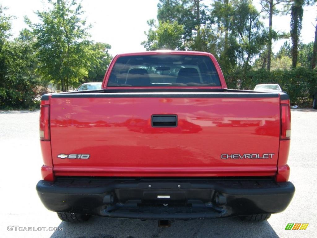 2003 S10 ZR2 Extended Cab 4x4 - Victory Red / Graphite photo #4