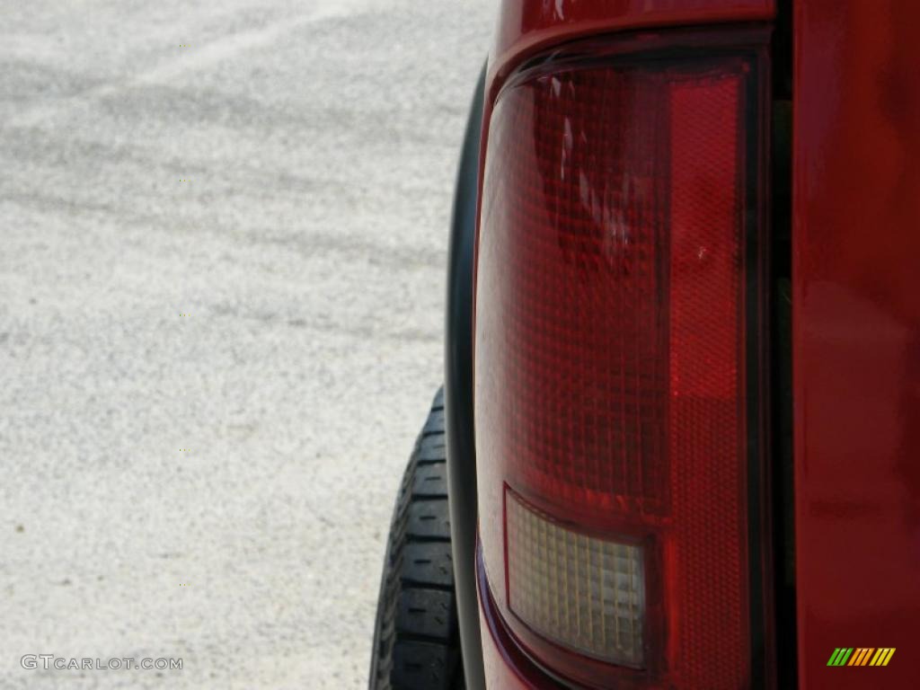 2003 S10 ZR2 Extended Cab 4x4 - Victory Red / Graphite photo #10