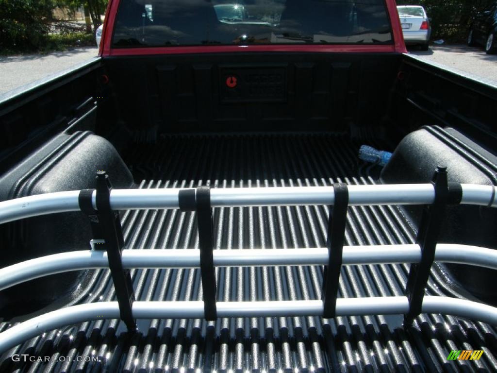 2003 S10 ZR2 Extended Cab 4x4 - Victory Red / Graphite photo #24