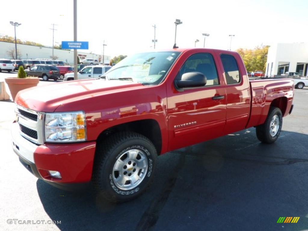 2011 Silverado 1500 LT Extended Cab 4x4 - Victory Red / Ebony photo #3