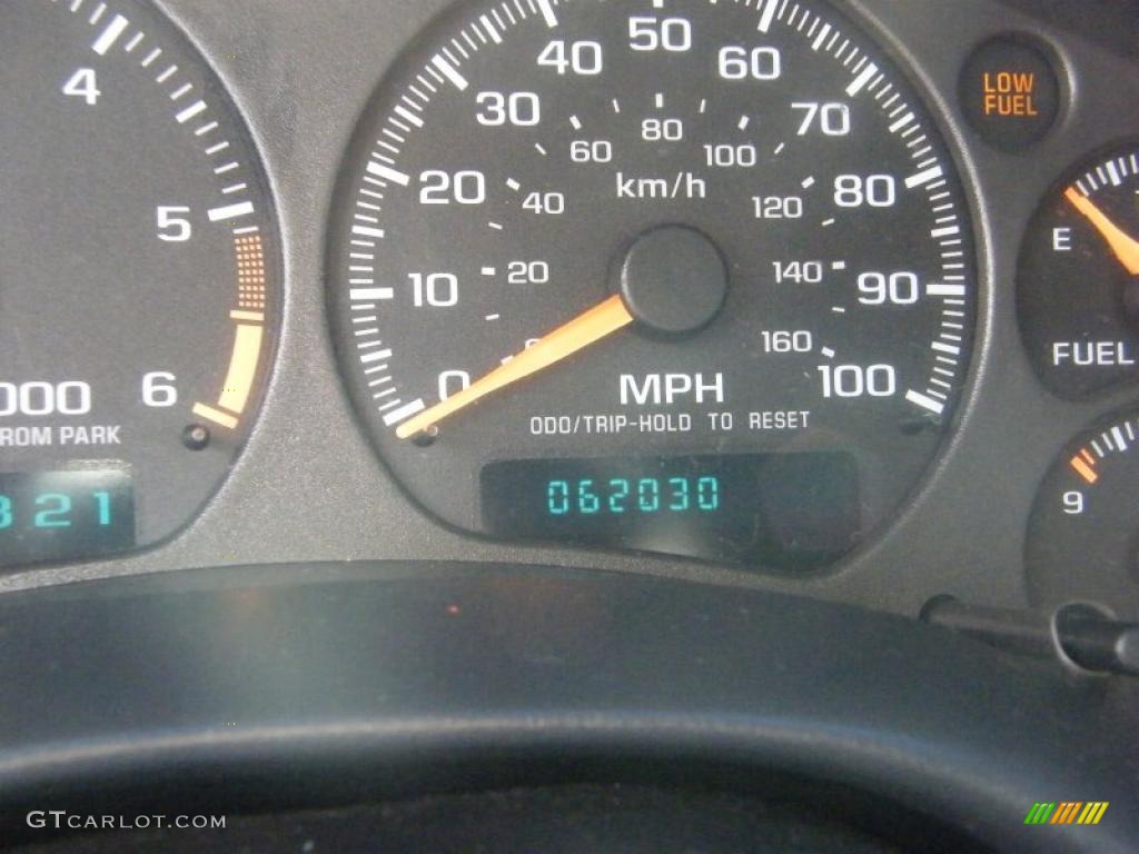 2003 S10 ZR2 Extended Cab 4x4 - Victory Red / Graphite photo #31