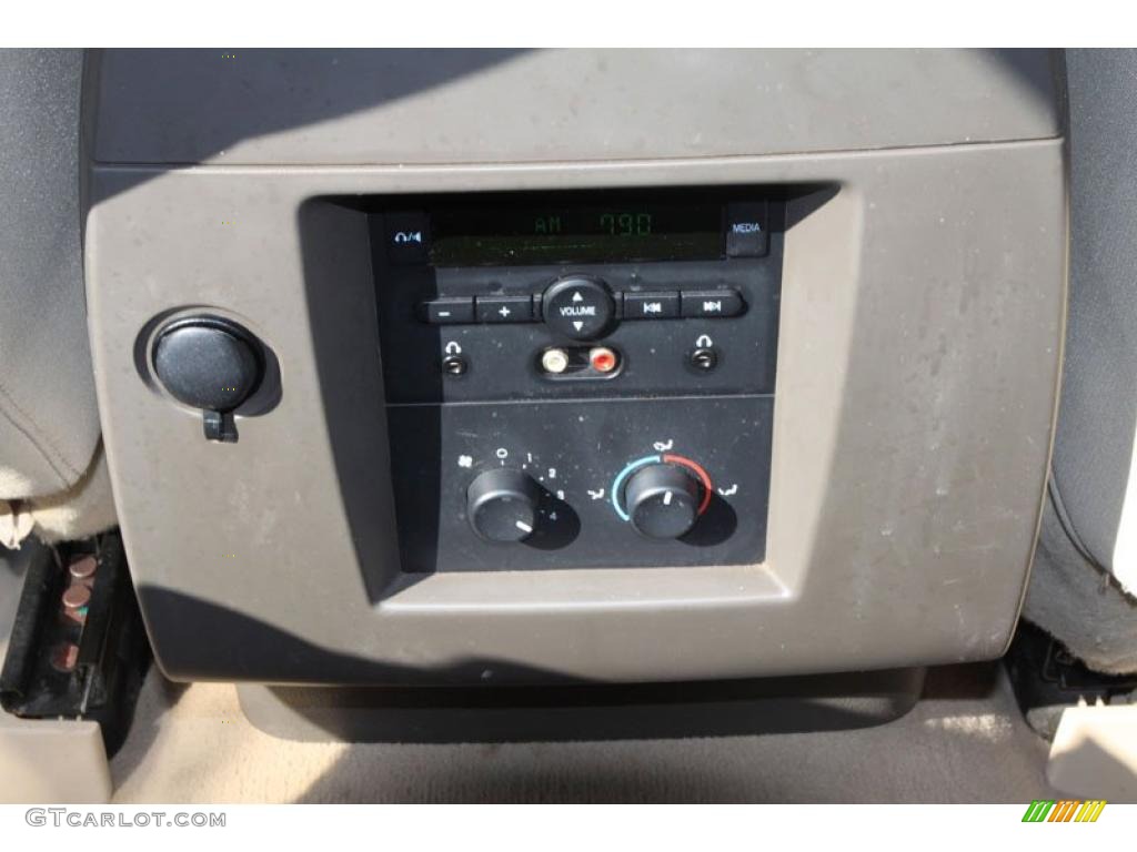 2007 Ford Expedition XLT Controls Photo #38053301