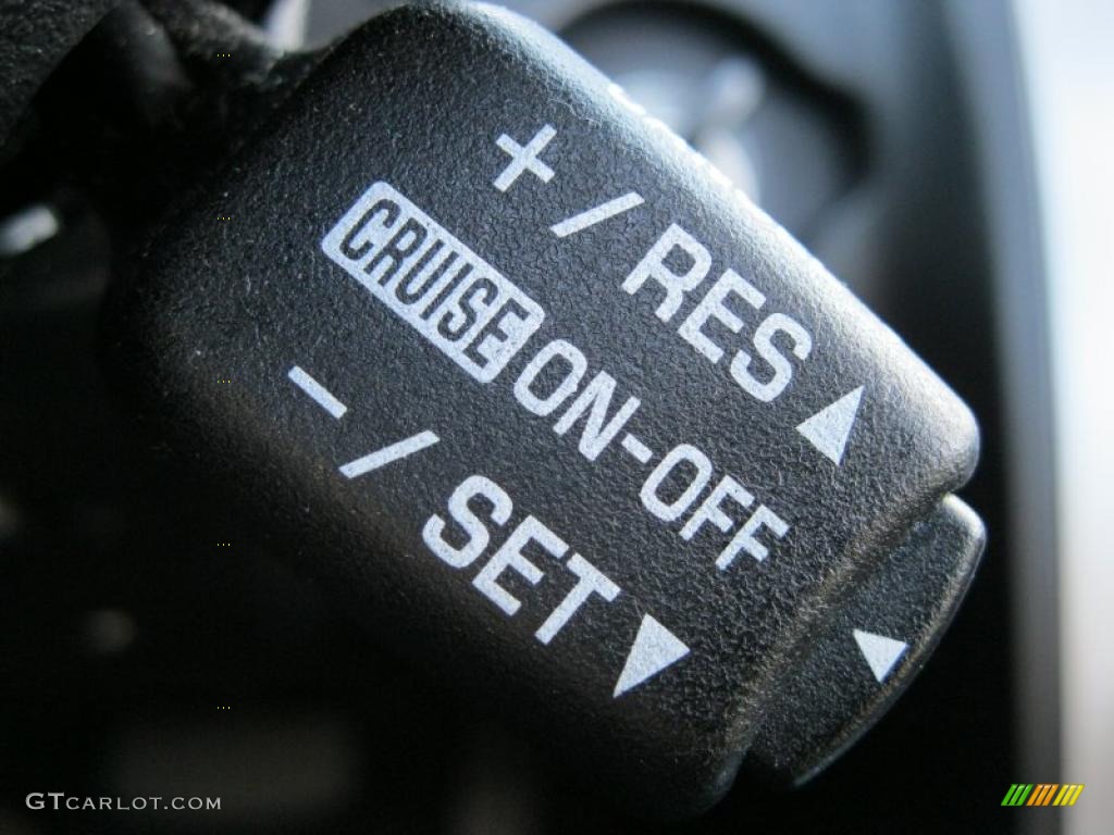 2008 Hyundai Tiburon GT Controls Photo #38054022