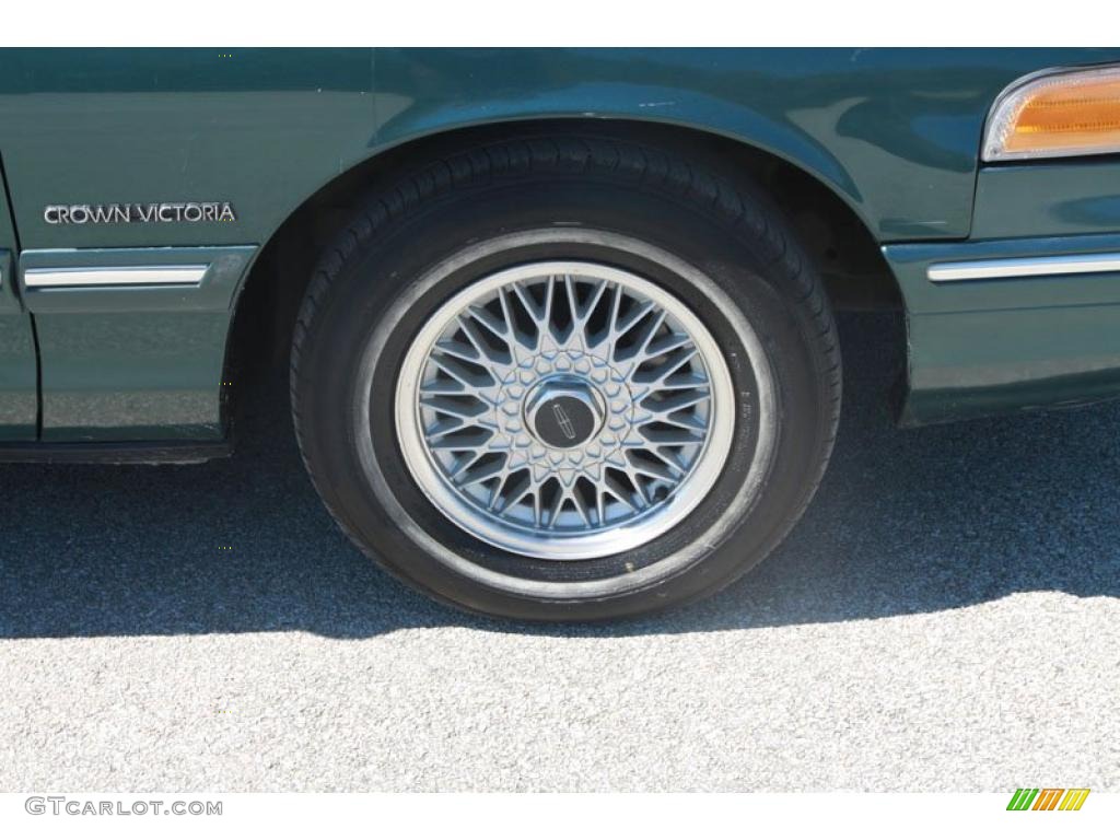 1995 Ford Crown Victoria Standard Crown Victoria Model Wheel Photo #38056302