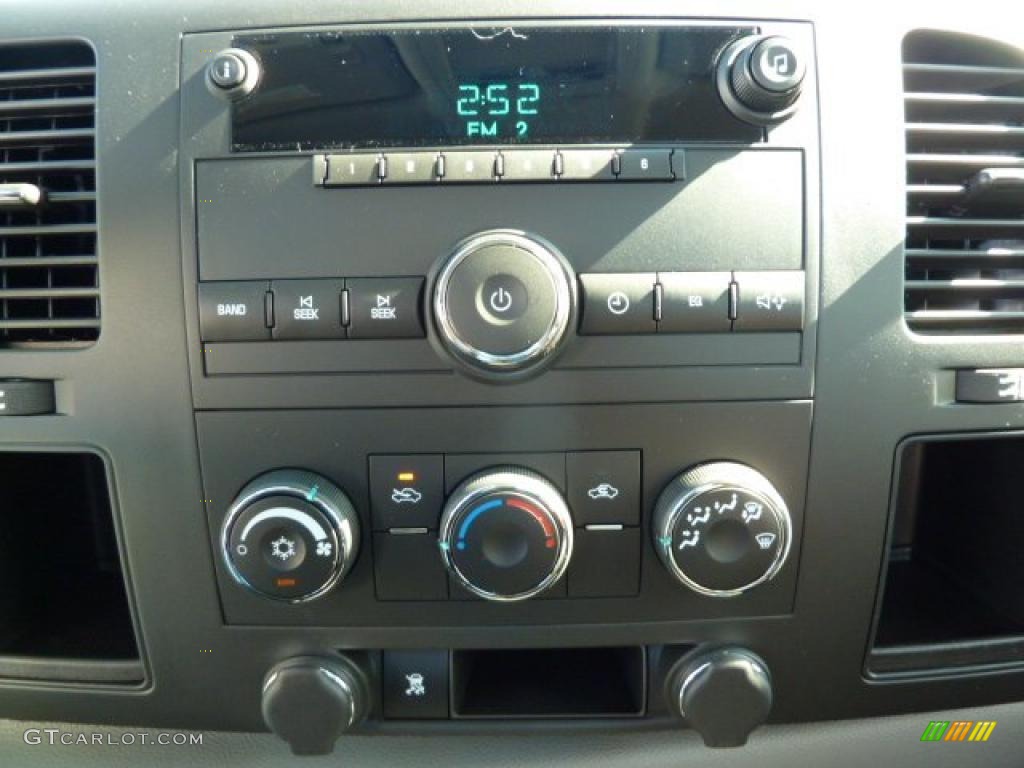 2011 Chevrolet Silverado 1500 LS Regular Cab 4x4 Controls Photo #38056634