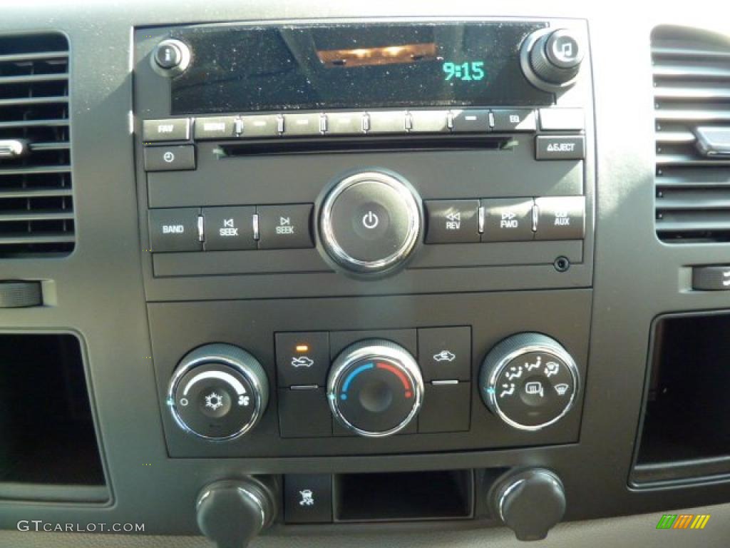 2011 Chevrolet Silverado 1500 LS Extended Cab 4x4 Controls Photo #38057290