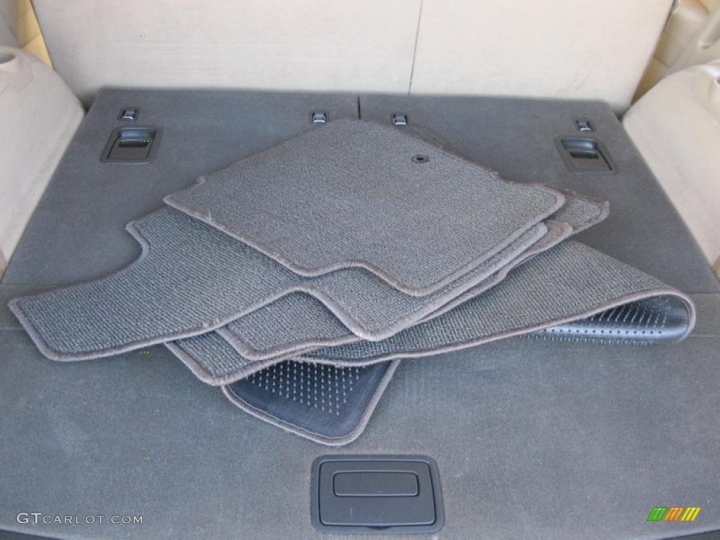 2008 Hyundai Veracruz GLS AWD Trunk Photos